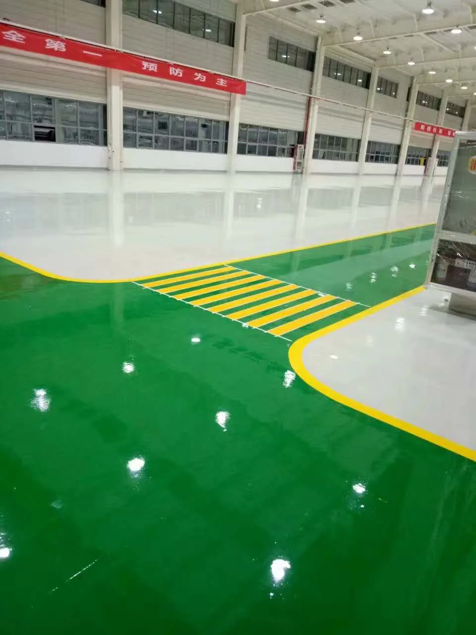 环氧地坪施工时基面处理办法详解 