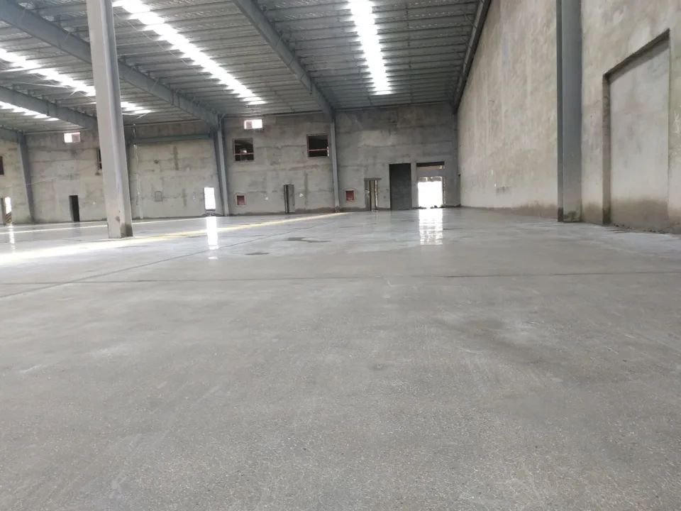为什么说水泥标号是引起地坪起砂起灰的关键 